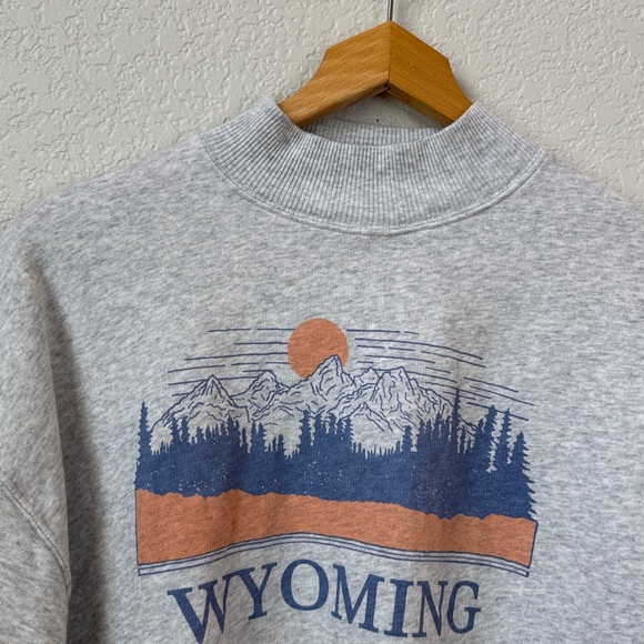 American Eagle Outfitters Graphic Mock Neck Sweater Gray Wyoming size Medium - Picture 4 of 12